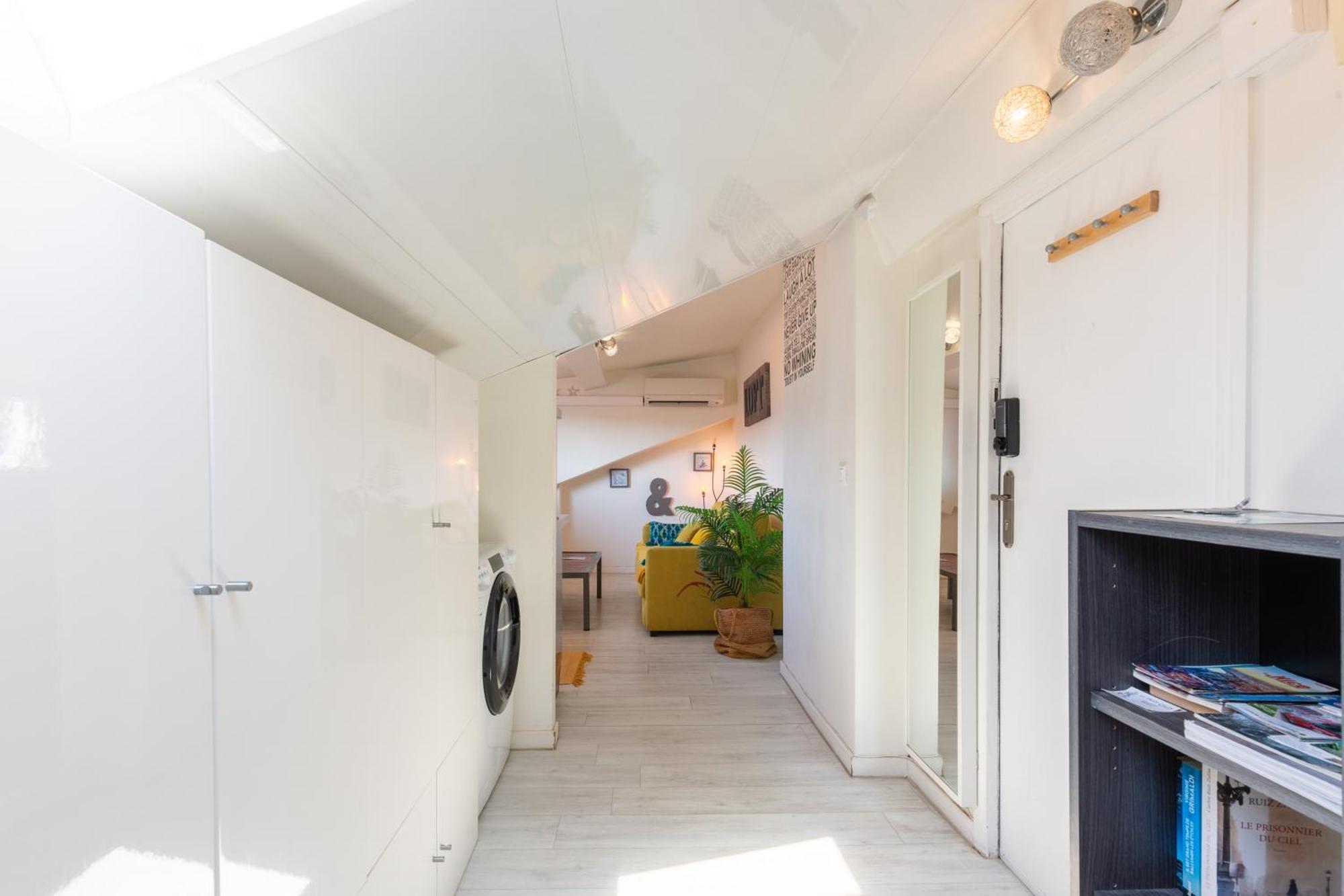 Homelivia, Attic Room -Mansarde Sous Les Toits De 尼斯 外观 照片